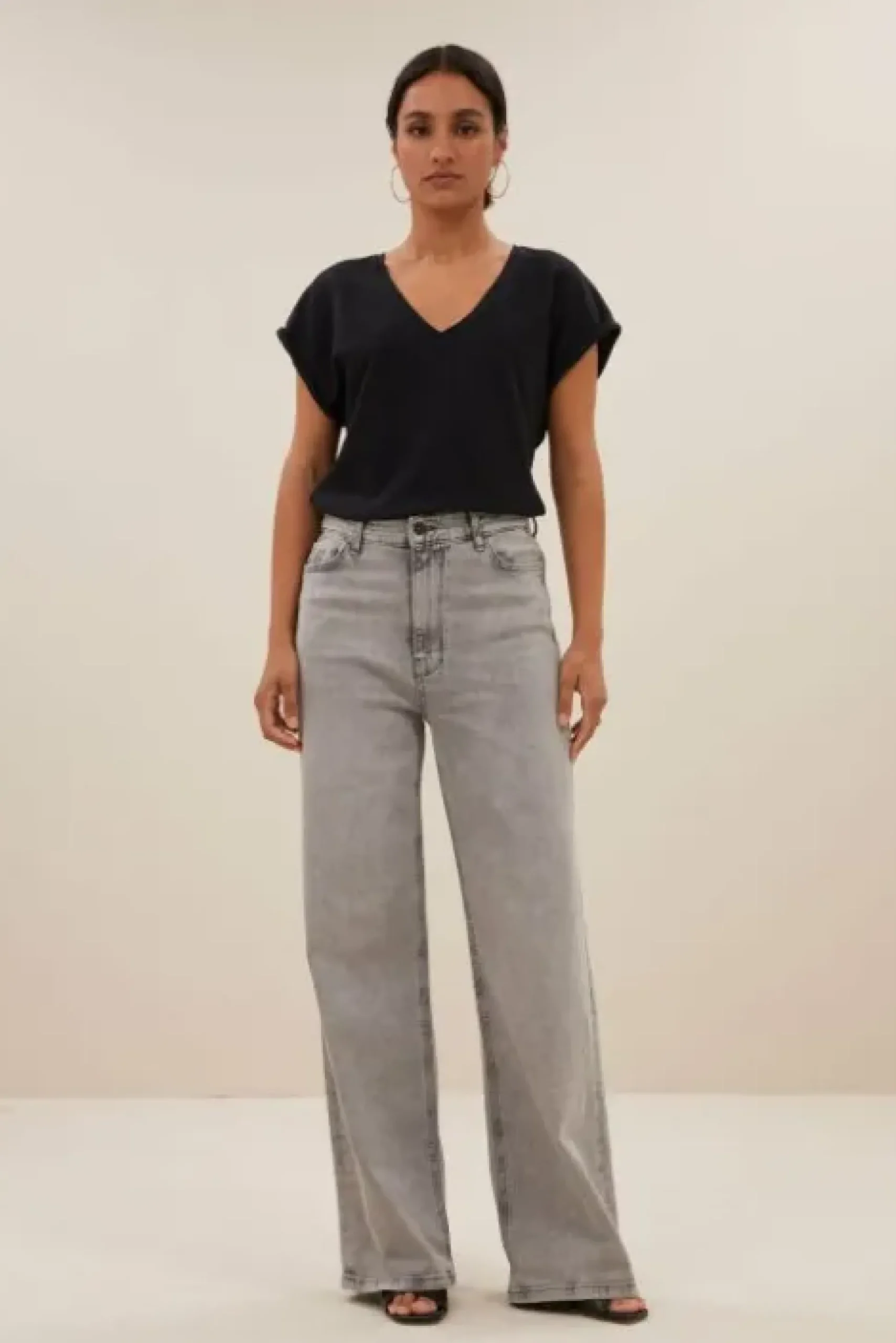 By bar Tops & T-shirts<momi logo top | jet black